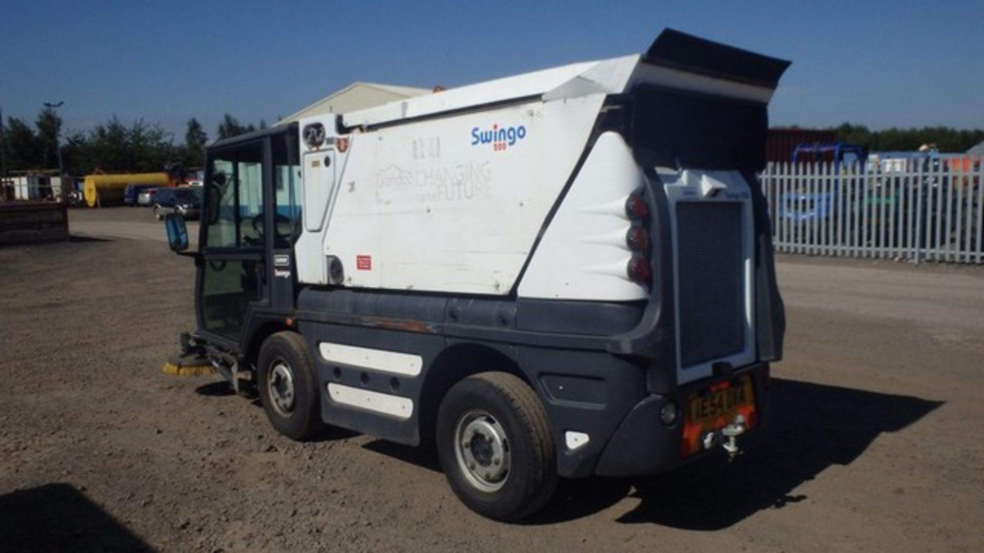 SCHMIDT MODEL SWINGO COMPACT 200 - 2800ccBody: 2 DrColor: WhiteFirst Reg: 27/09/2004Doors: 2MOT: - Image 7 of 9