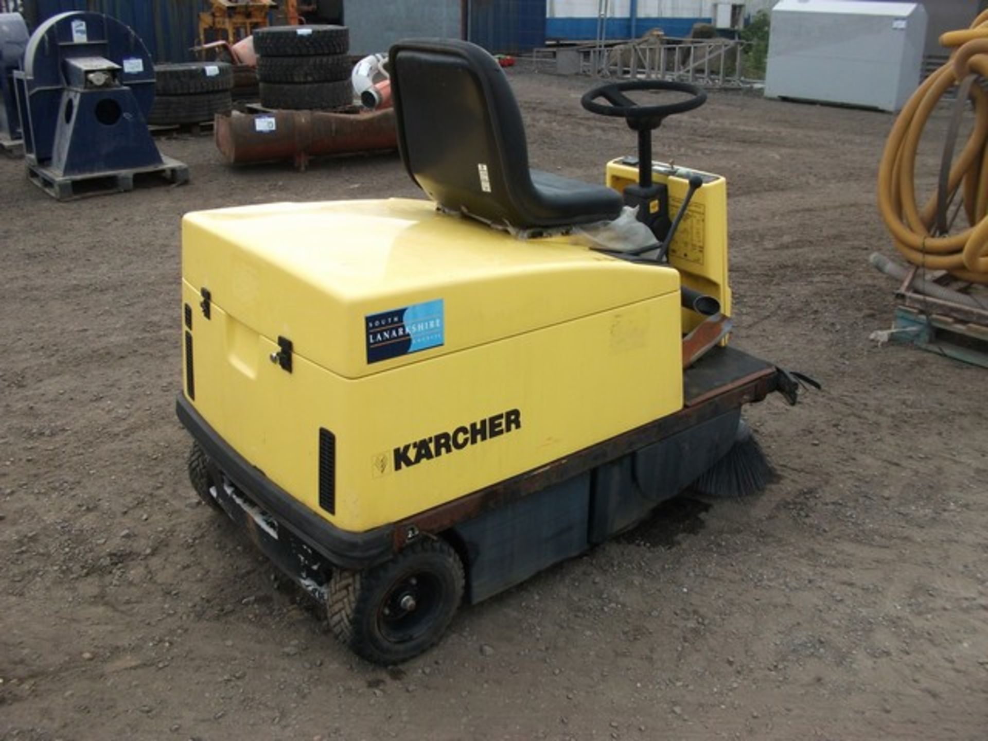 1997 KARCHER MINI RIDE ON SWEEPER, TYPE KMR 1200D, 78 HOURS (NOT VERIFIED) - Image 2 of 6