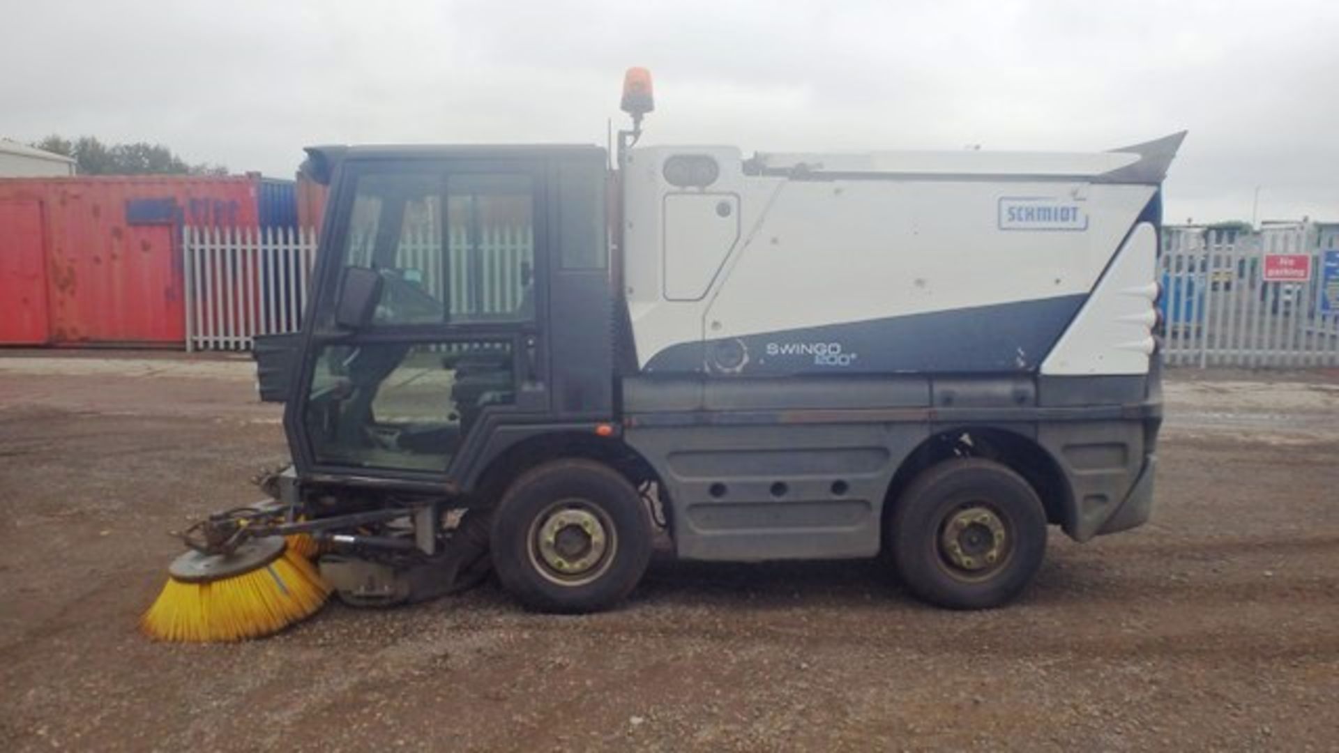 SCHMIDT MODEL SWINGO COMPACT 200 - 2800ccBody: 2 DrColor: WhiteFirst Reg: 01/07/2011Doors: 2MOT: - Image 7 of 14