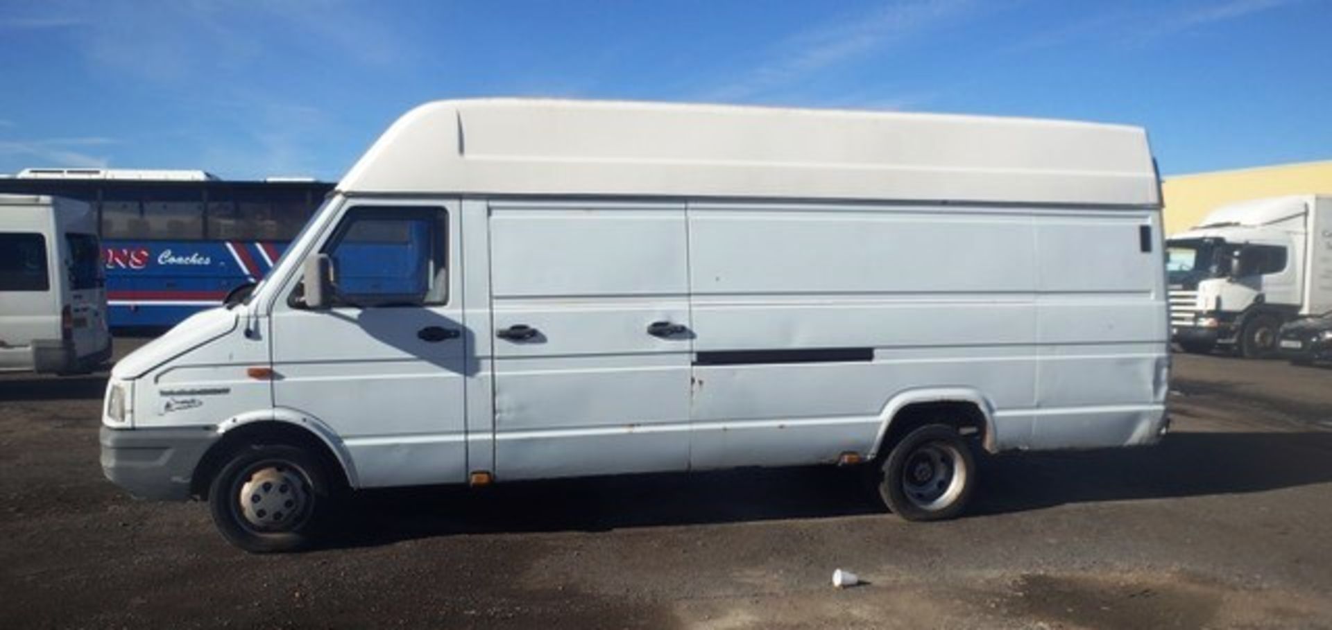 IVECO MODEL DAILY (D) - 2800ccBody: 2 Dr VanColor: WhiteFirst Reg: 06/11/1998Doors: 2MOT: Mileage: - Image 2 of 8