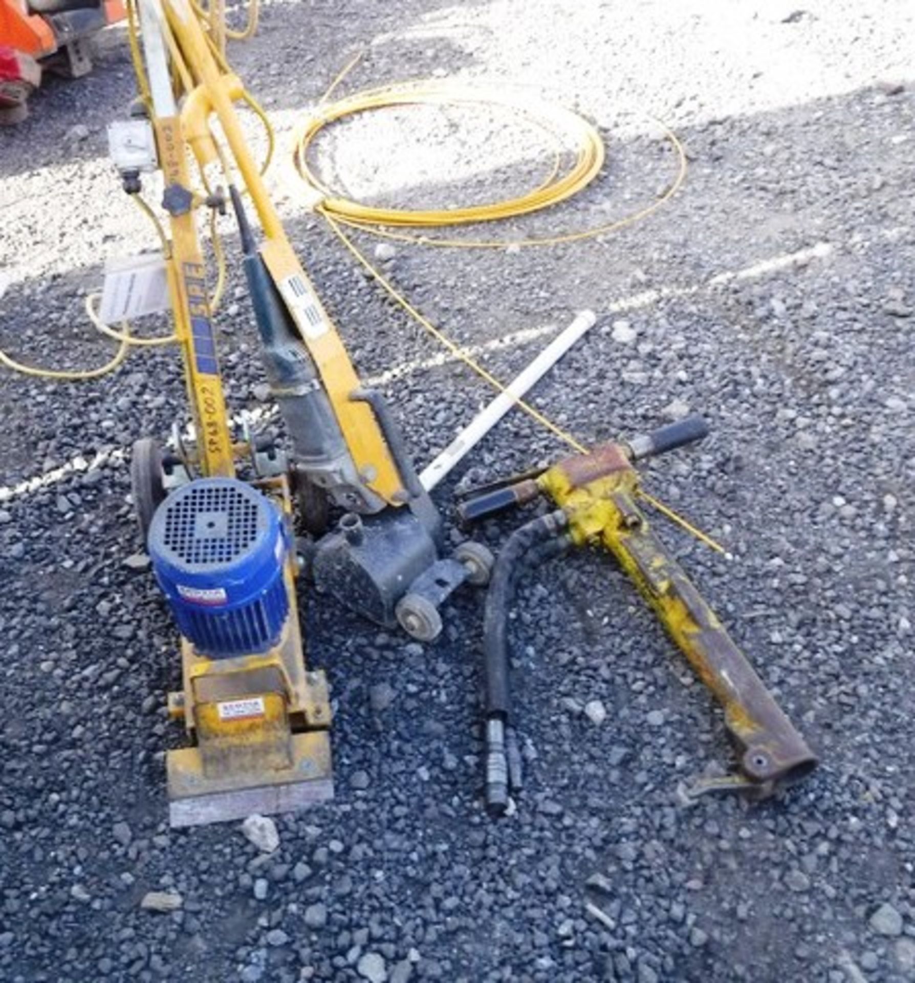 TILE LIFTING MACHINE, CONCRETE SCRABBLER, JACK HAMMER, SP68-002, SP68-20, 8750535**REPOSSESSED -