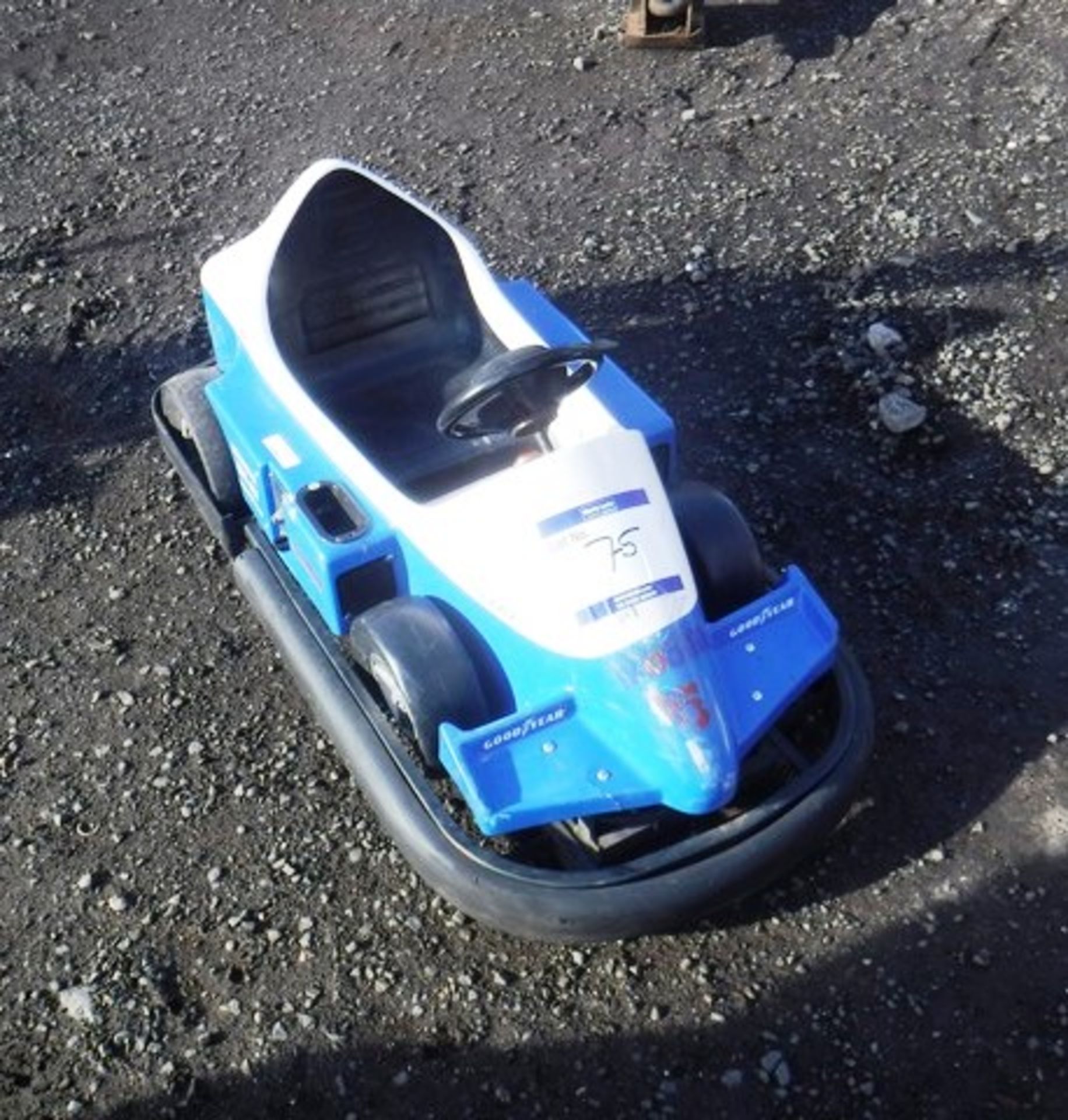 KIDS 12V BLUE AND WHITE ELECTRIC CAR*DIRECT FROM COUNCIL*