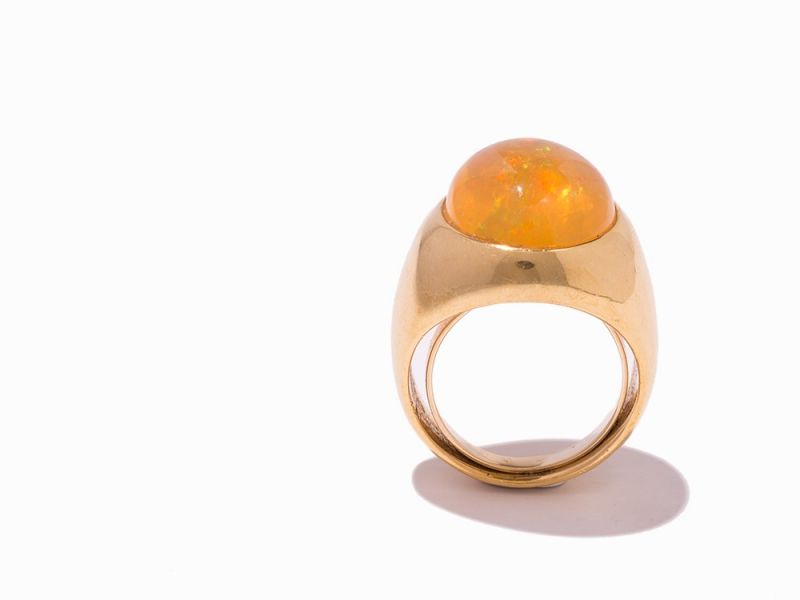 Yellow gold and fire opal ringAttributed USA, 20th centuryChunky cabochon fire opal ringTotal - Image 4 of 6