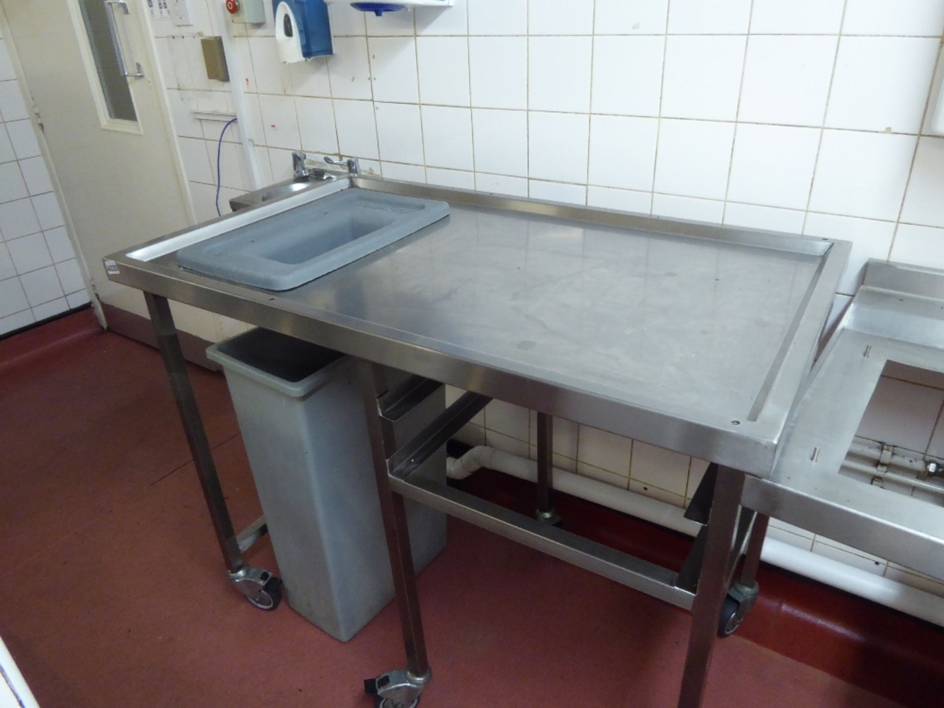 Stainless steel waste clearing table with waste hole and bin