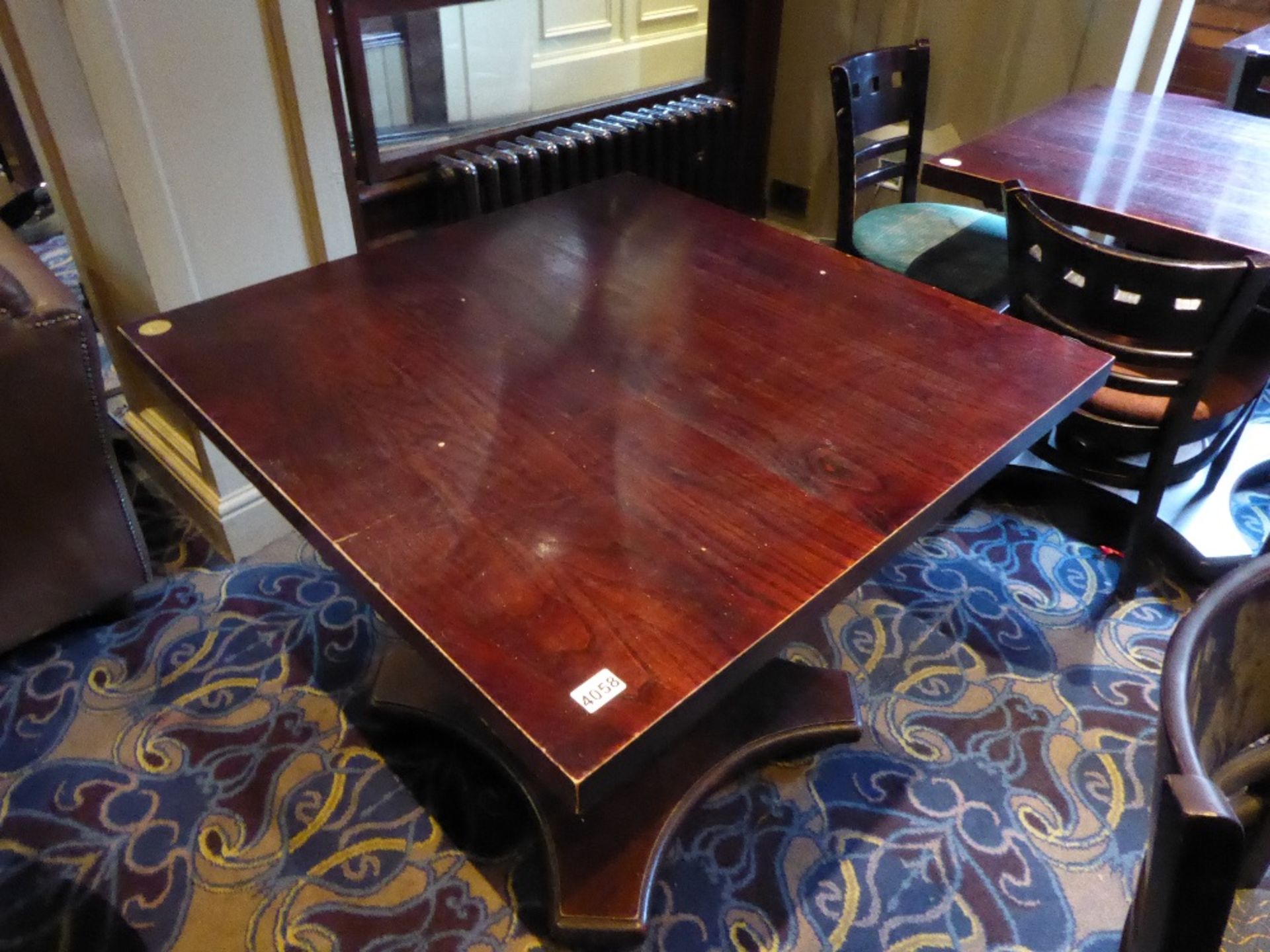 800 mm square table