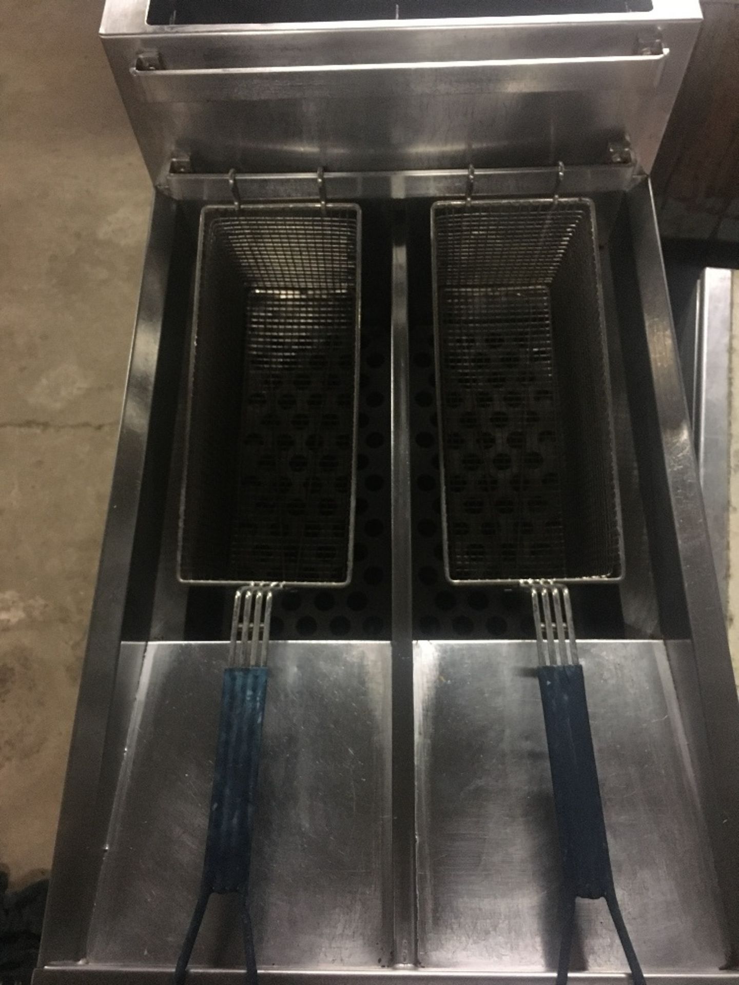 Blue Seal Double Well Double Basket Fryer