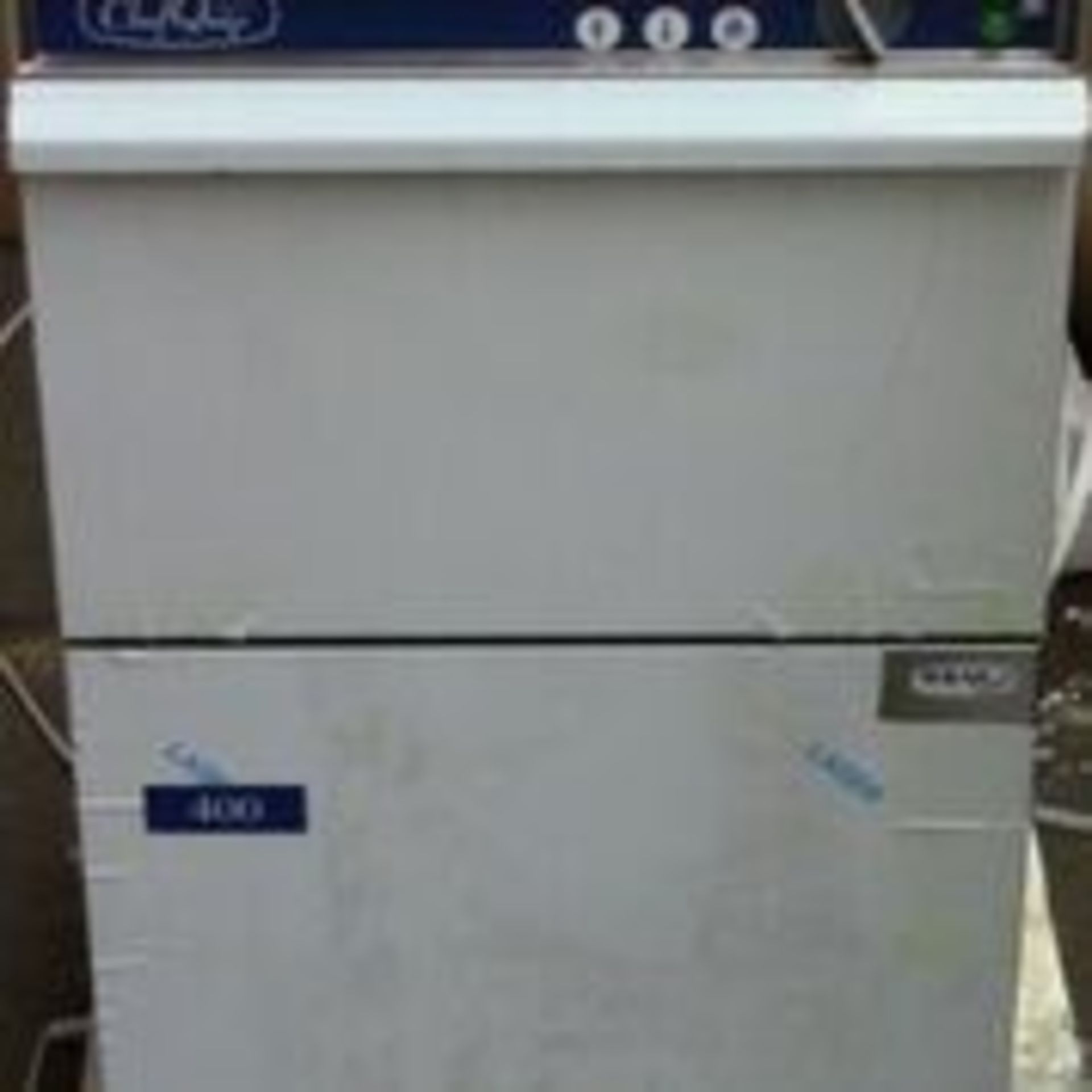 Undercounter Glasswasher 400mm basket with incorporated break tank and rinse booster pump ,double sk