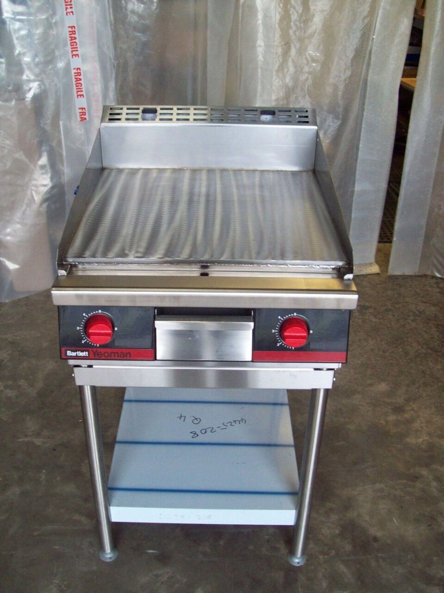 Bartlett Yeoman Nat Gas Griddle on stand 1/2" connection 7.2kw output dxwxh 755x600x1090 o/a 100kg w