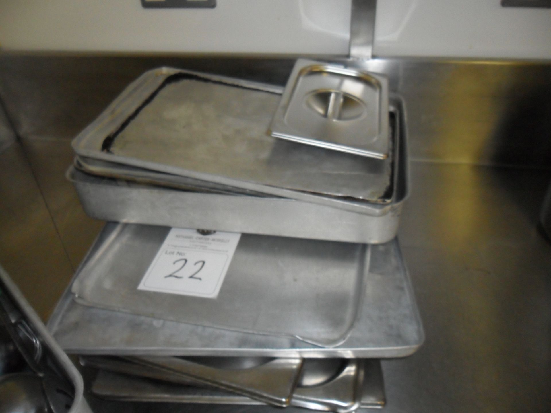 Trays approx 10 and lids. Varierty of catering/kitchen trays and lids. - Image 2 of 2