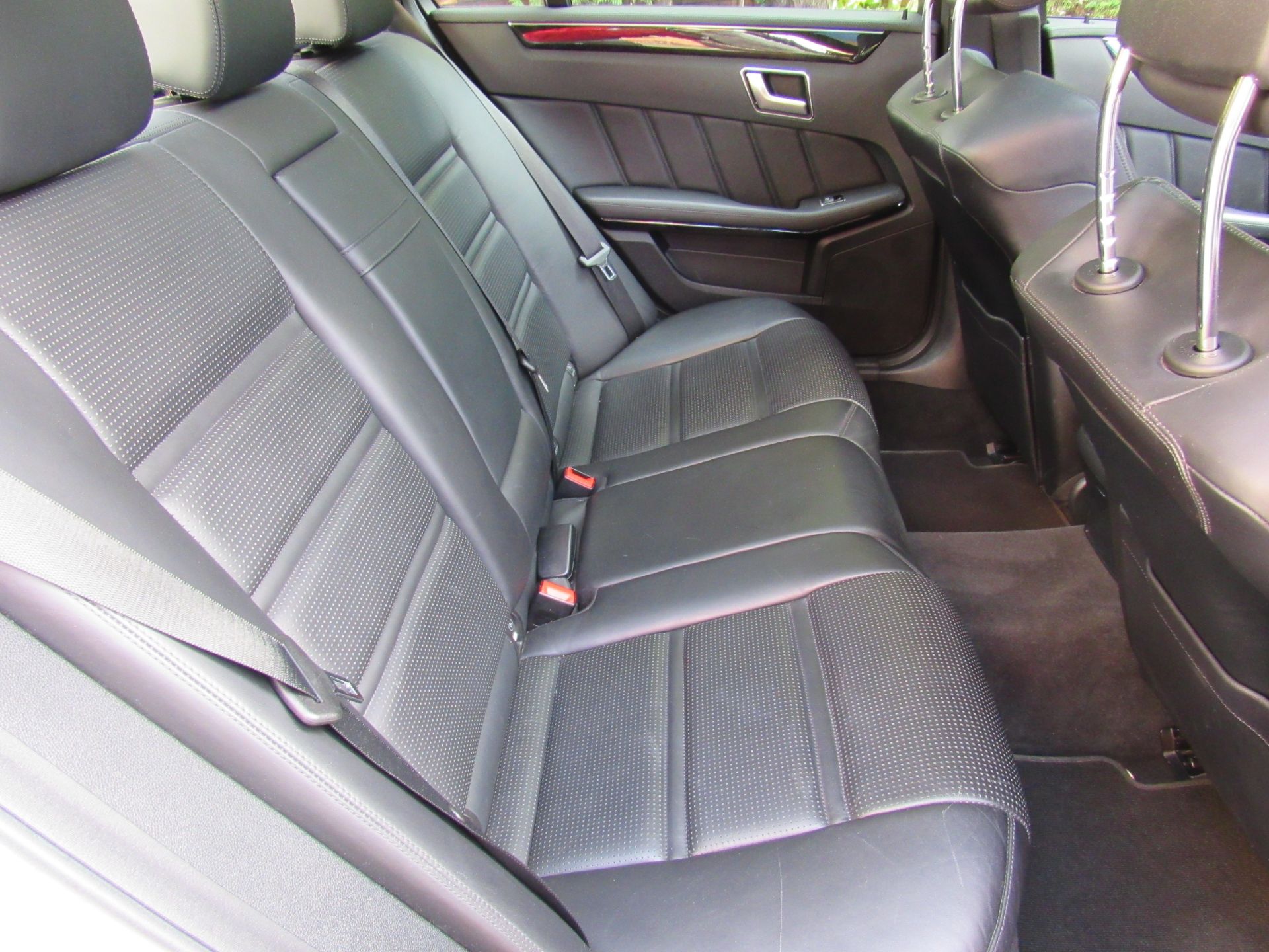 Mercedes-Benz E63 AMG Saloon - Registered 2013 - 33000 miles - This care has full panoramic sunroof, - Image 10 of 15