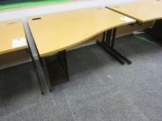 1200 x 1000 shaped cantilever computer desk with c