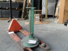 Pulley Hoist. Very heavy, metal. Please note that this is for 1 item only and does not include