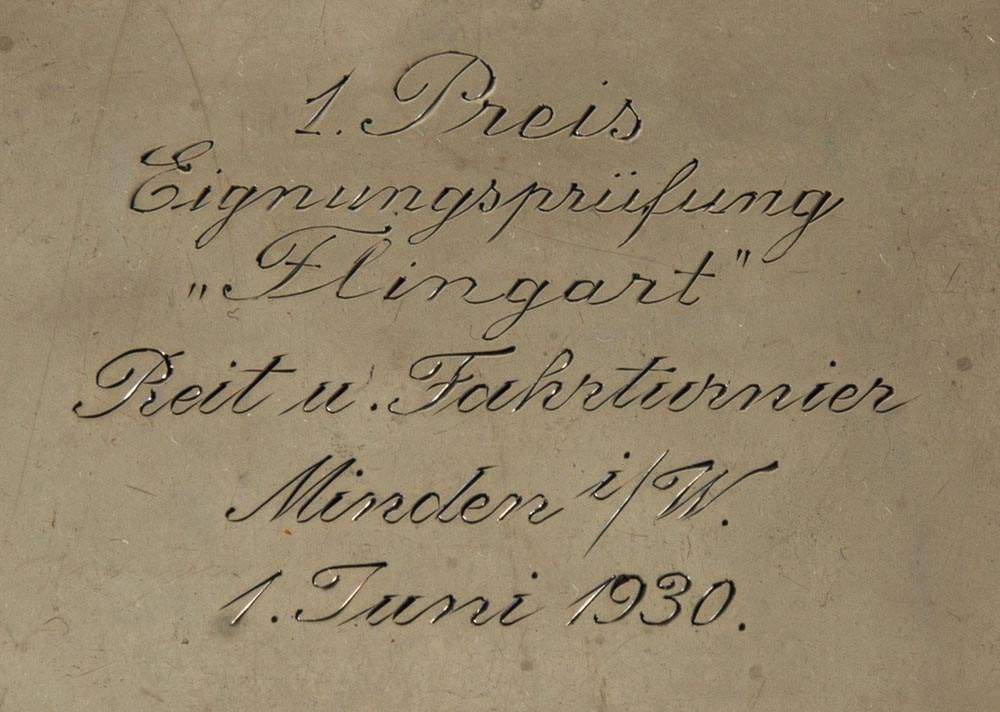 "1. Preis Reit- u. Fahrturnier, Minden 1930". Quadratische 830er Silberschale, ca. 19 x 19 cm, ca. - Image 2 of 6