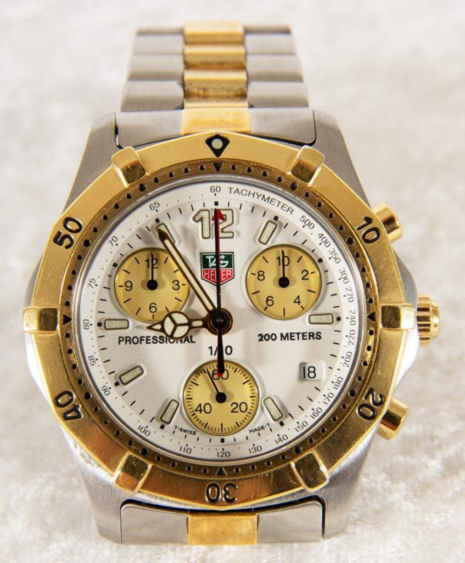 TAG HEUER CHRONOGRAPH, Modell "2000" Quartzwerk. Referenzno. CK 1121. Mit Echtheitszertifikat.