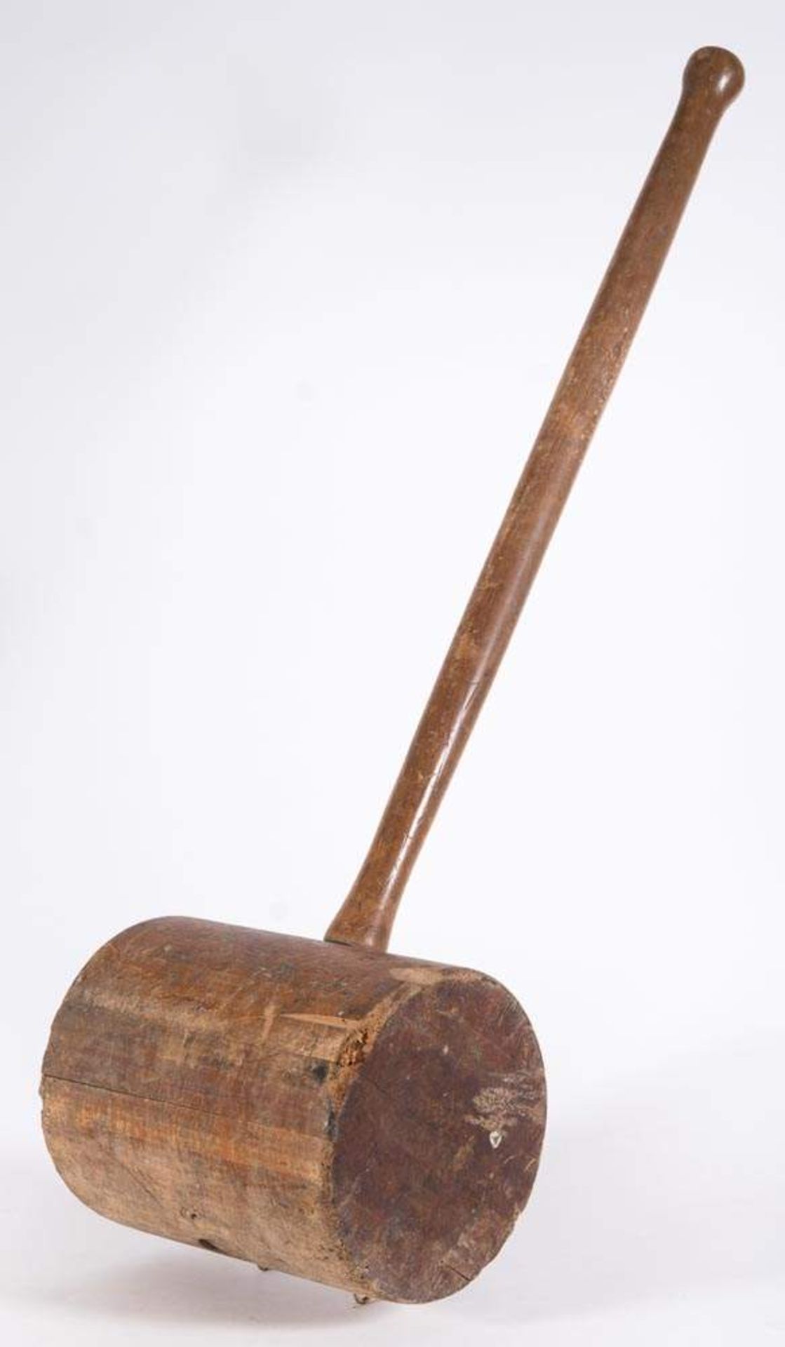 Sehr grosser HOLZ-HAMMER im "Hau-den-Lukas-Format. Wohl Anfang 20 Jhd. Gesamtlänge ca. 93 cm.