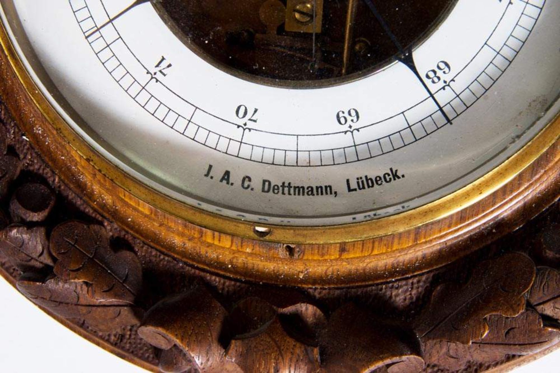 Antikes Barometer. Nussbaum massiv. Etwas zu überarbeiten. Gesamthöhe ca. 54 cm. - Image 5 of 7