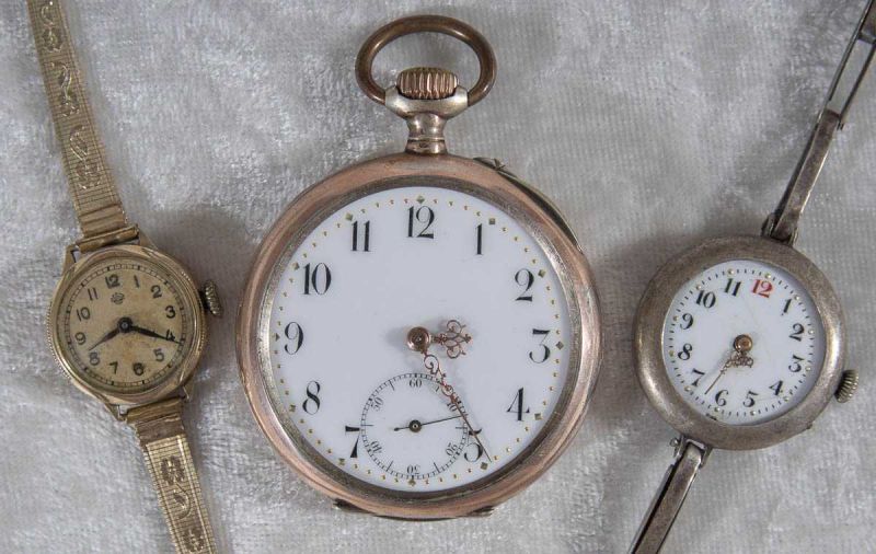 3teiliges Konvolut alter & antiker Uhren. 2 x Silber und 1 x vergoldet. Ungeprüft. Versch. Alter,