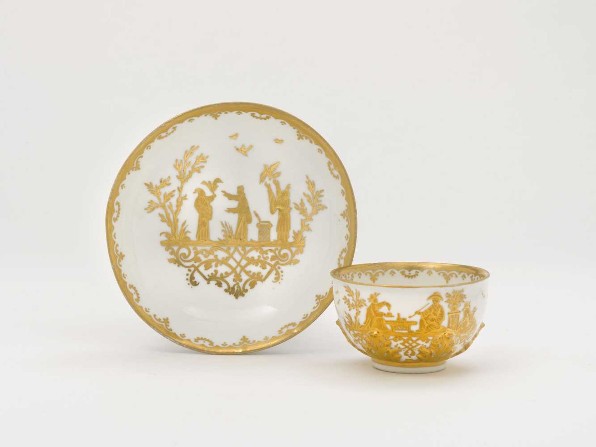 Koppchen mit Untertasse Meissen/Augsburg, um 1730, Golddekor Seuter-Werkstatt Porzellan.