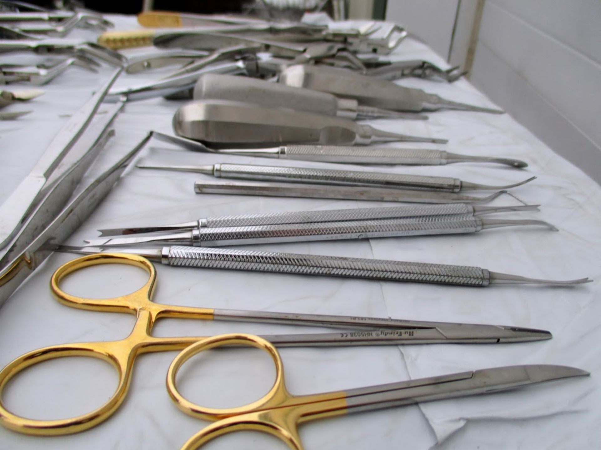 Lot containing 28 Dental Tools. Manufacturers include Ronguers and W. Lorenz - Image 3 of 4