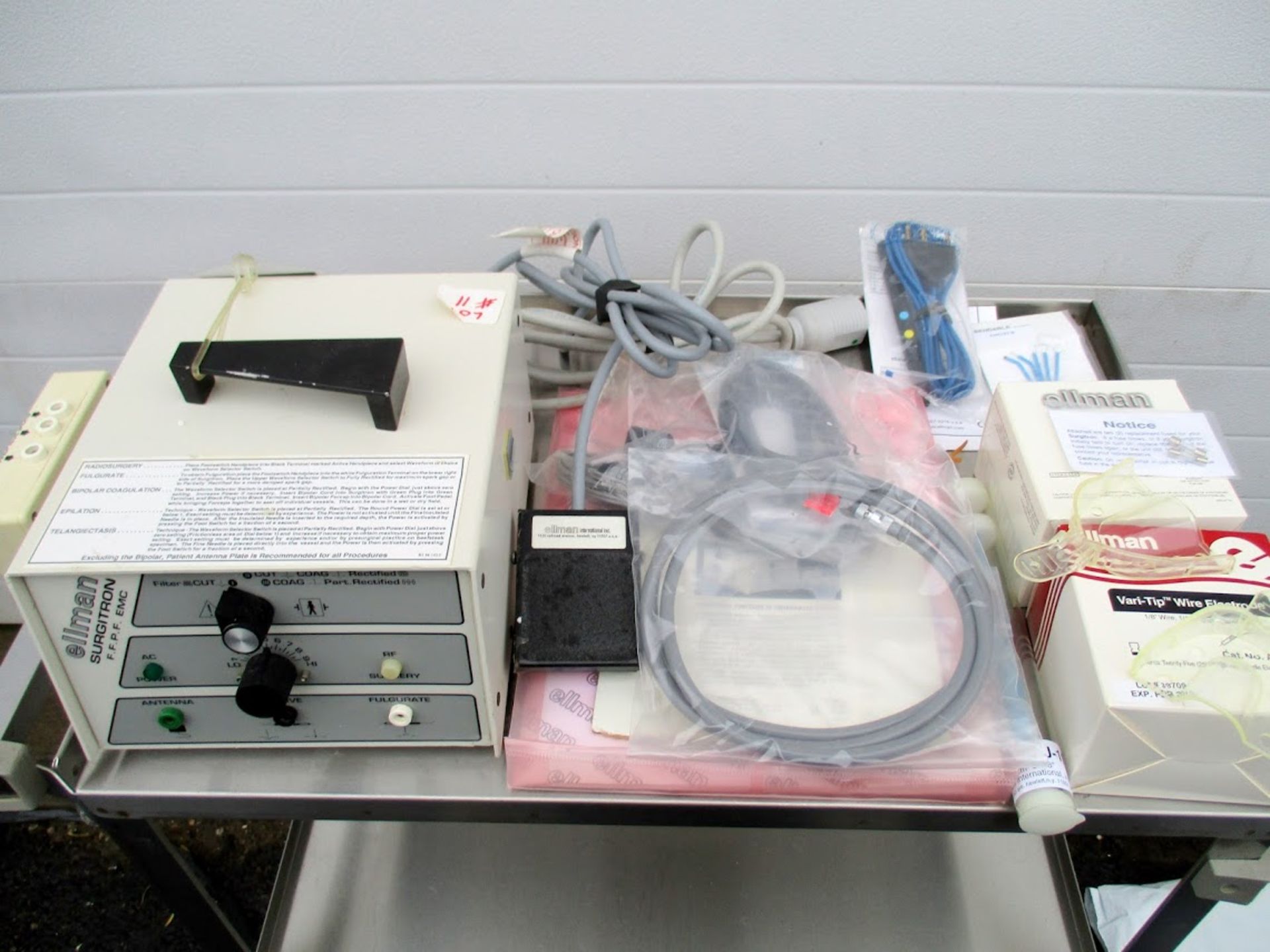 Ellman Surgitron EMC FFPF Electrosurgery Unit for Opthalmology. Comes with round loop electrodes,