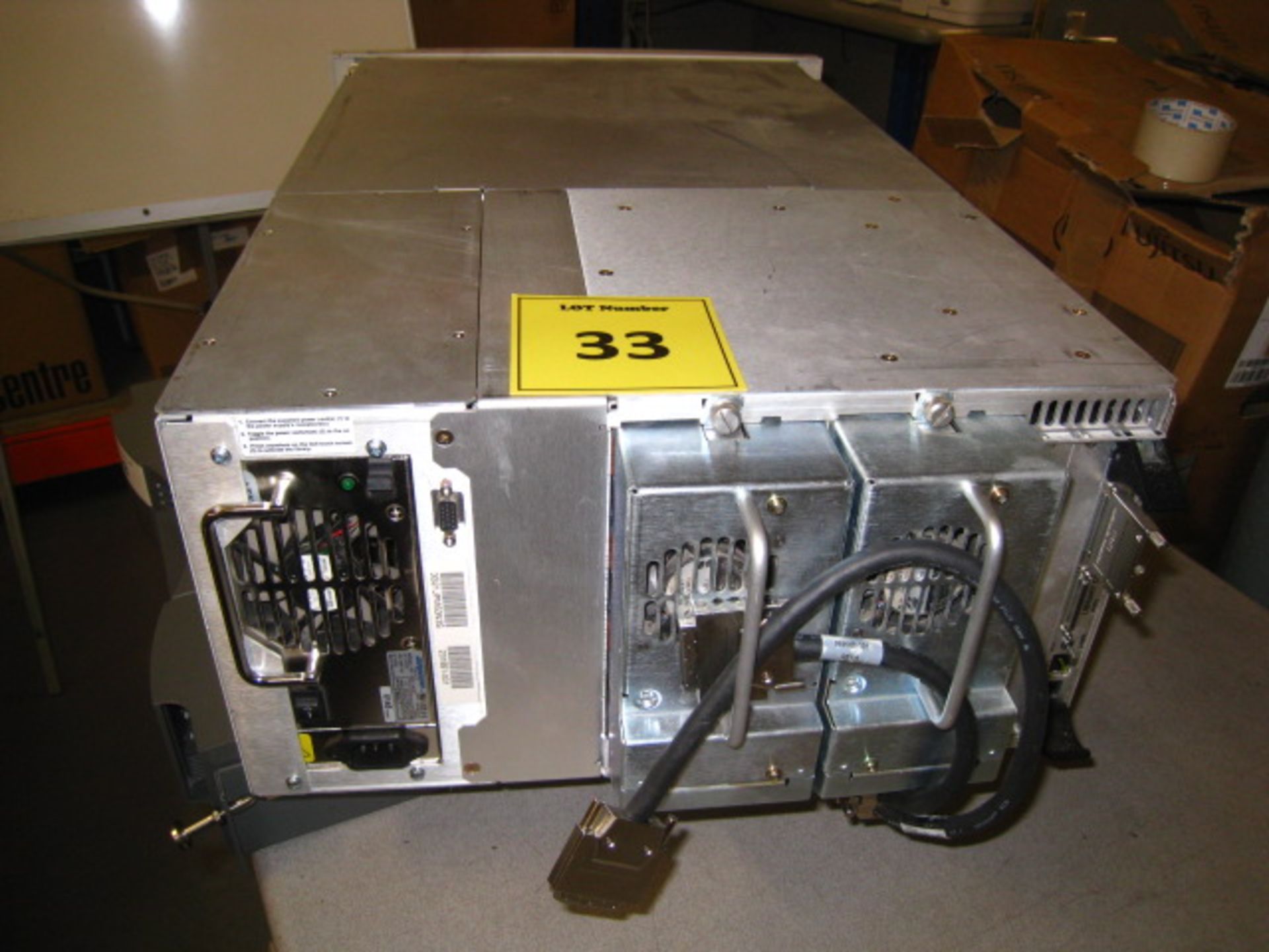 HP STORAGEWORKS MSL5026 TAPE LIBRARY. CONTAINS 2 X COMPAQ TH8XL 40/80GB DLT TAPE DRIVES. - Image 2 of 2