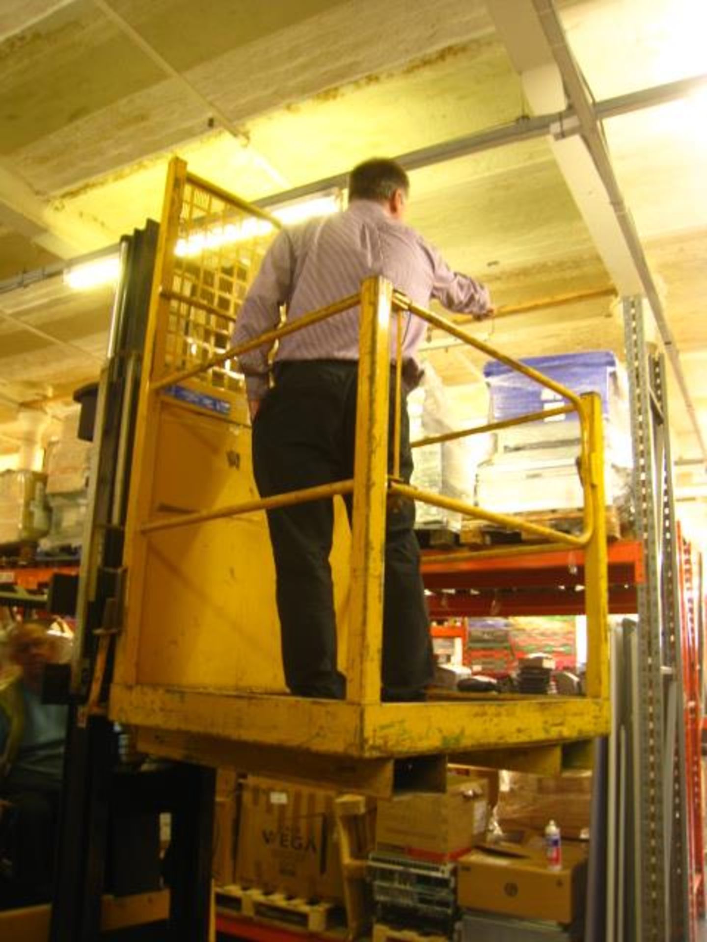 FORK LIFT TRUCK PERSONNEL SAFETY CAGE  - AS PHOTO - Image 2 of 4