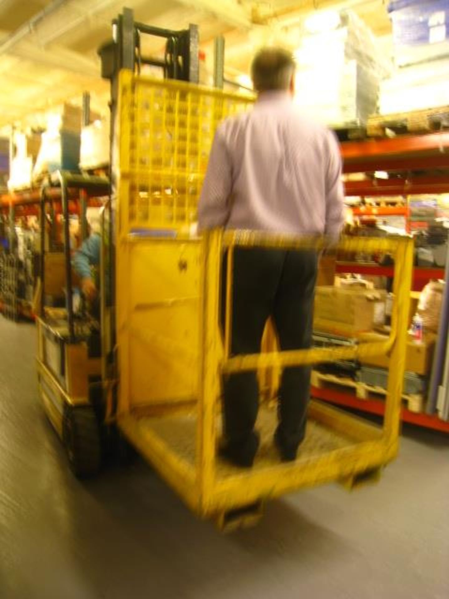 FORK LIFT TRUCK PERSONNEL SAFETY CAGE  - AS PHOTO