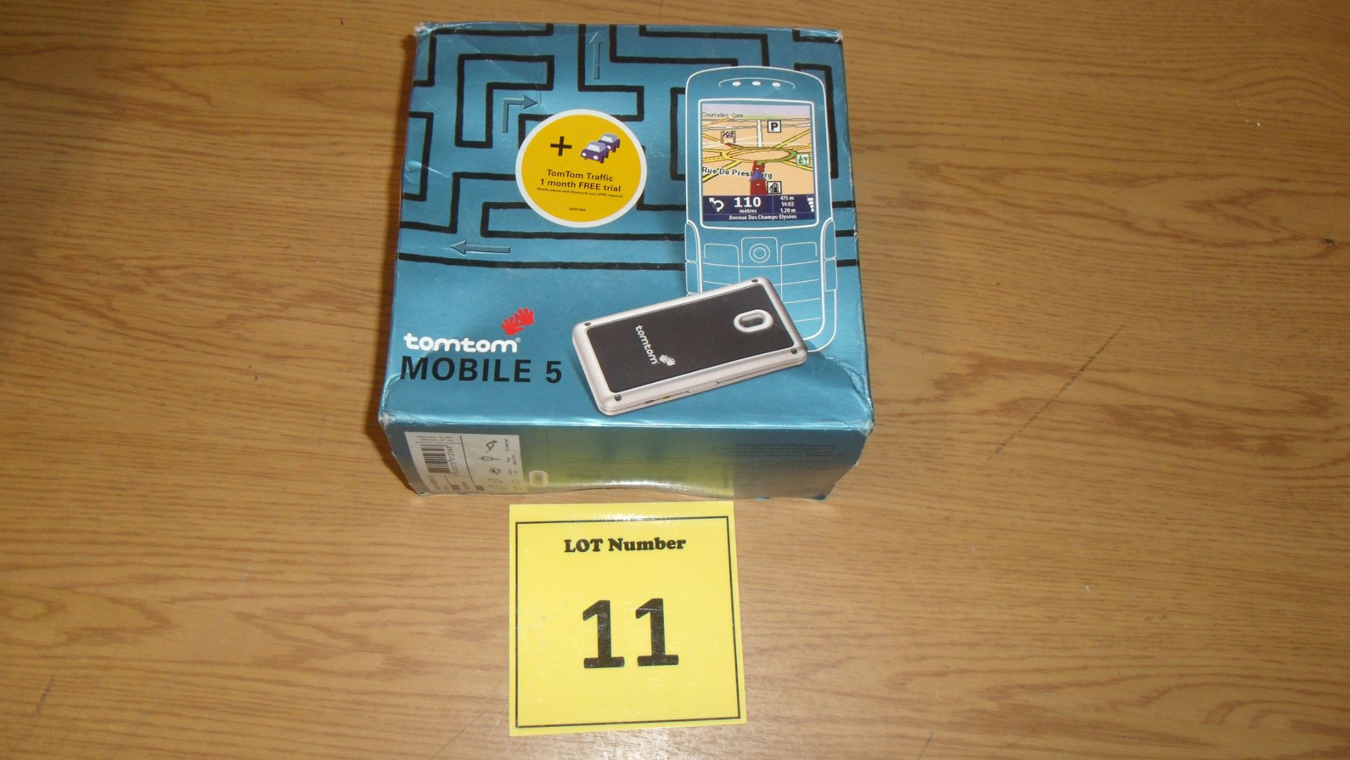 NEW & BOXED TOM TOM NOKIA MOBILE 5 GREAT BRITAIN . TURNS MOBILE PHONE INTO SAT NAV. BOXED WITH