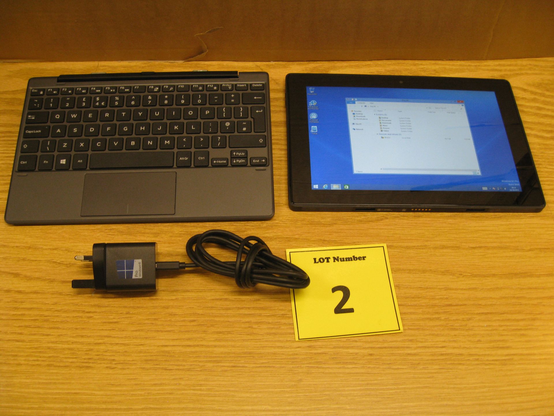 DELL VENUE PRO 5055 TOUCHSCREEN TABLET WITH DETACHIBLE KEYBOARD. & PSU. INTEL ATOM Z3735F @ 1. - Image 2 of 4