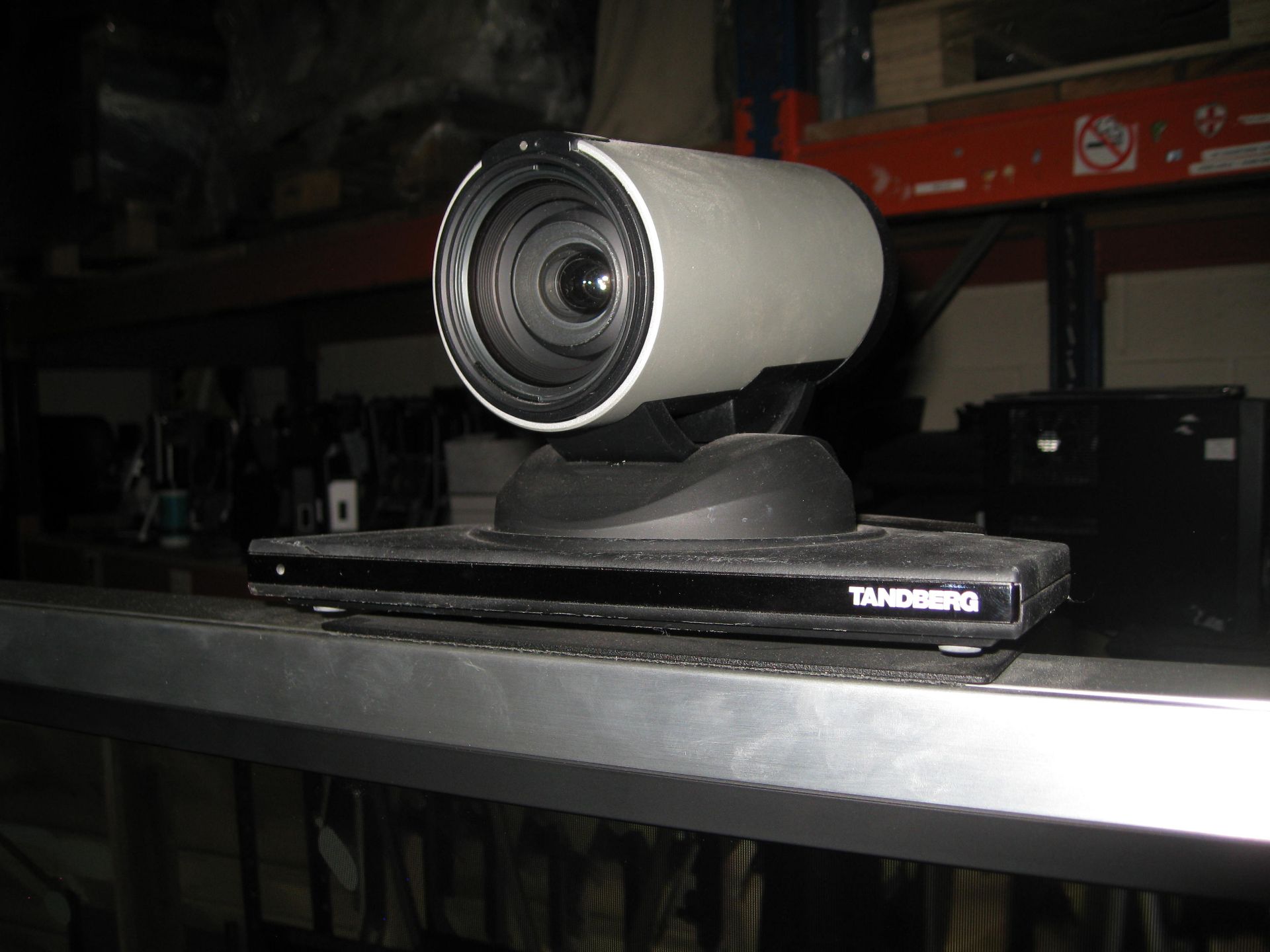 TANDBERG MXP VIDEO CONFERENCING SYSTEM TTC7-09. COMPRISING 42" FS-L4201C HD SCREEN, TTC7-09 CODEC - Image 10 of 16