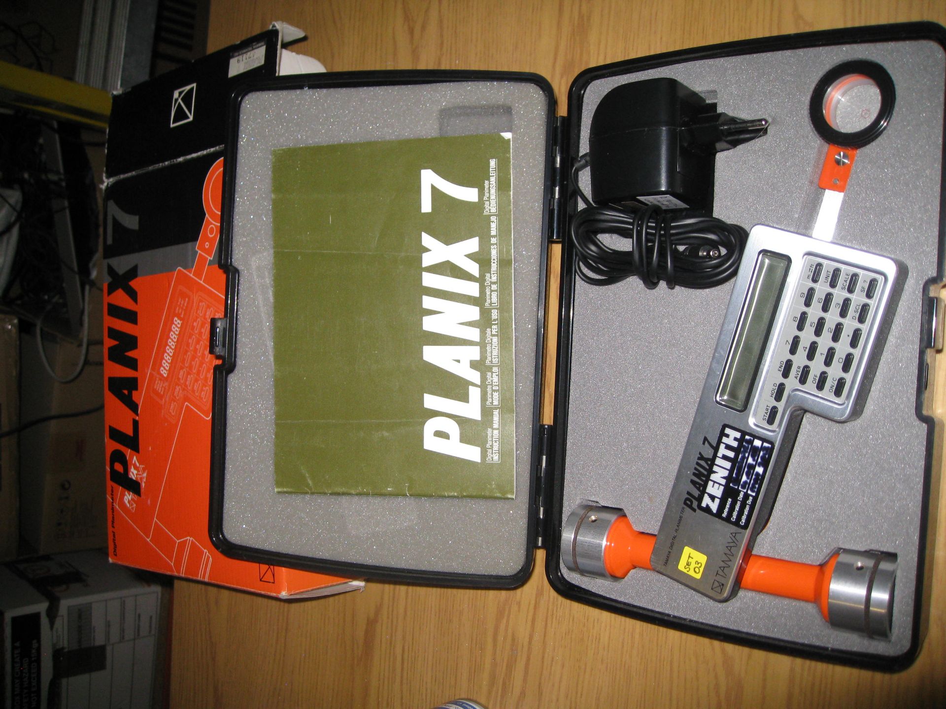 PLANIX 7 TAMAYA DIGITAL PLANIMETER. BOXED & IN CASE. SEE PHOTO'S - Image 2 of 2