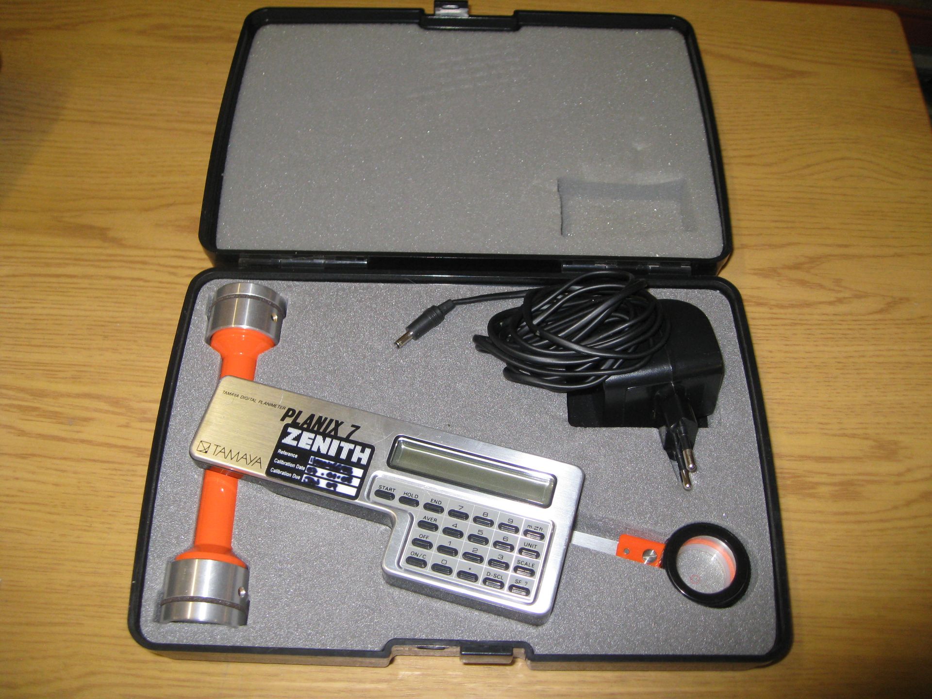 PLANIX 7 TAMAYA DIGITAL PLANIMETER. CASE. SEE PHOTO'S