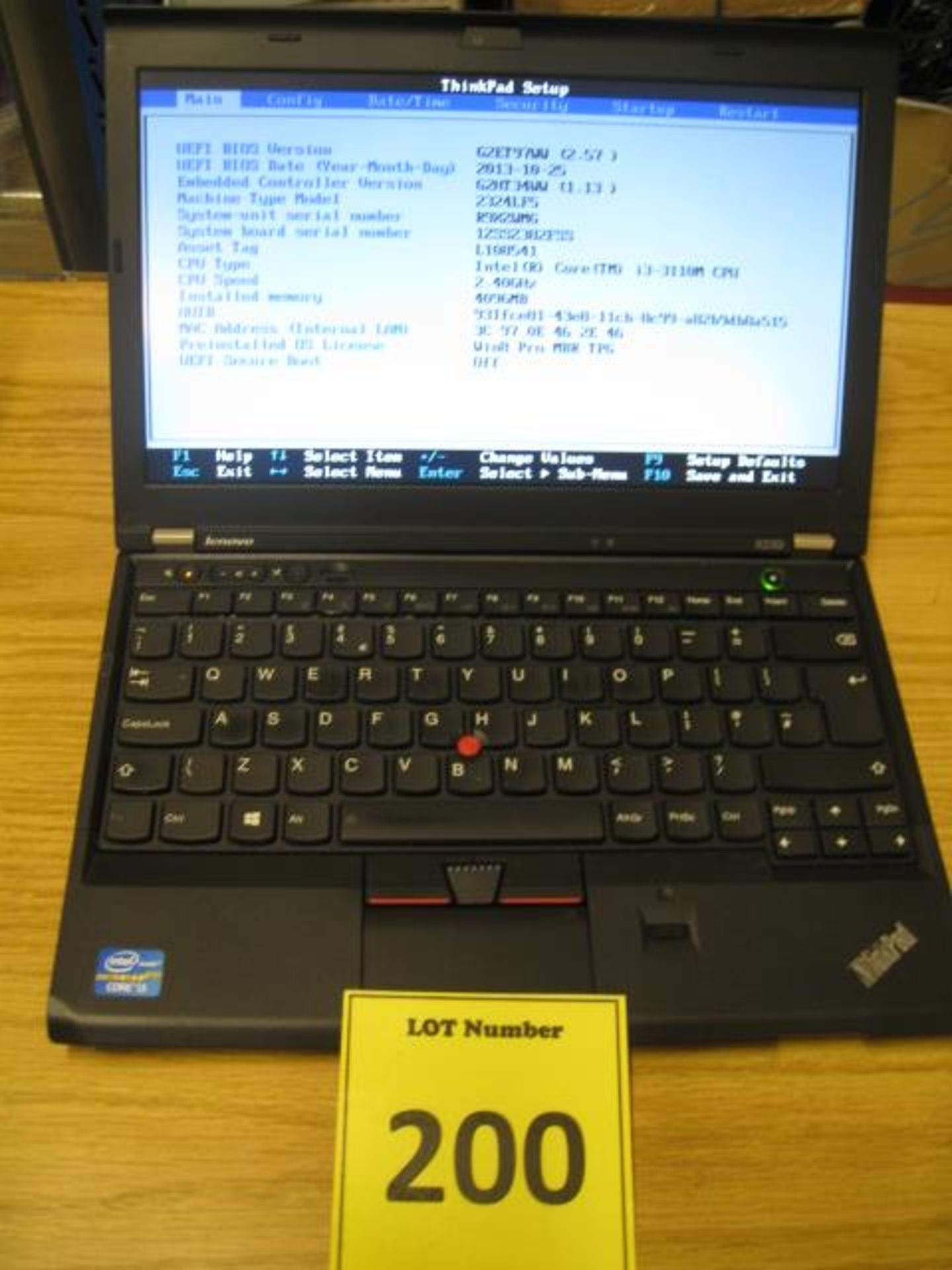 IBM Lenovo X230i Laptop, Core-i3/2.50, 4096/320, psu. Win 8 Pro Sticker. damaged palmrest and cosme