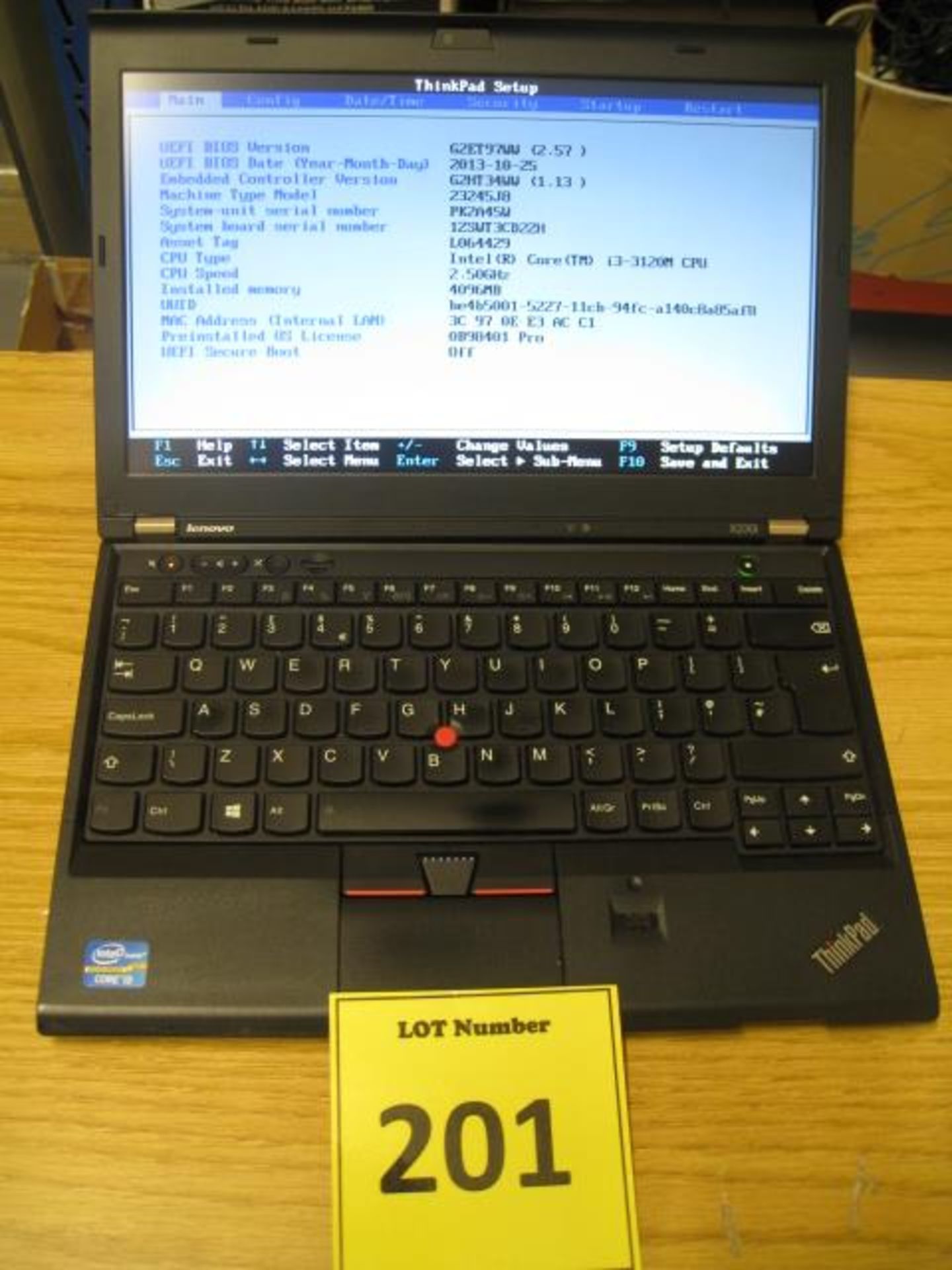 IBM Lenovo X230i Laptop, Core-i3/2.50, 4096/320, psu. Win 8 Pro Sticker - damaged usb port & pcmcia