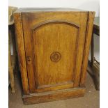 FURNITIURE/ HOME - A large wooden lockable cupboard with interior shelves. Measures 57x57x81cm. (Key