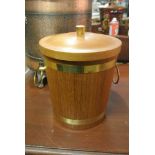 FURNITURE/ HOME - A vintage/ retro wood effect ice bucket with lid & brass handles.