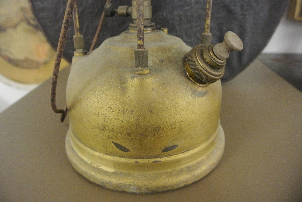 VINTAGE/ ANTIQUE - A vintage brass Tilley 171 oil lamp for restoration. - Image 2 of 3