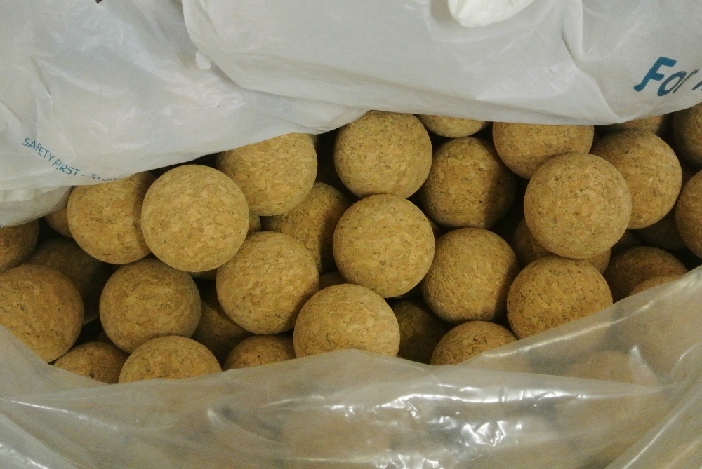 CORK - A large quantity of various sized cork balls for keyrings, floats & various other crafts. - Image 3 of 4