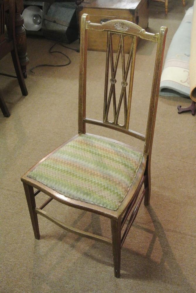 FURNITURE/ ANTIQUE - A small Edwardian inlaid occasional chair.