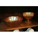 GLASSWARE - A collection of 2 pieces of Carnival glass to include 2 various bowls.