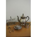 SILVER PLATE - A collection of 5 items to include