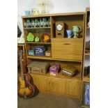 FURNITURE/ HOME - A vintage/ retro sideboard displ