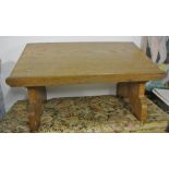 FURNITURE/ HOME - An antique oak table top lectern