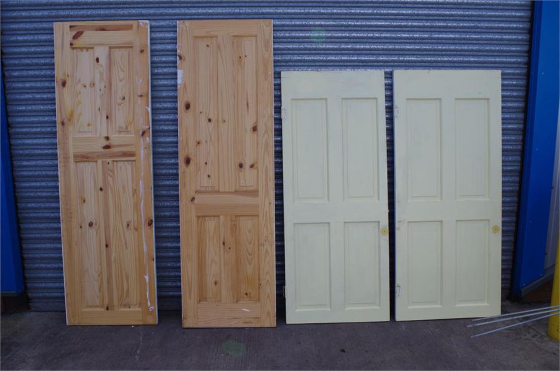 4 x doors. NO VAT. LOC Applies.