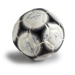 Ballon de football Adidas Terrestra Revenge signé par l’équipe de France au Championnat d’Europe