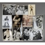 Lot de 11 photos de presse de boxeurs dont Joe Frazier, Kid Chocolate, Moses Ward, Nino Valdes,