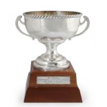 Trophée en métal argenté «Justinien Clary» décerné au Cap d’Agde le 21 juin 1993 par la Fédération