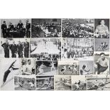 1936. Berlin. 70 vignettes photo des albums Band I et Band II pour les XIème Jeux d’été. Divers