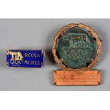 1960. Rome. Badge officiel vierge des XVIIème Jeux d’été. En bronze émaillé. Dim. 38 x 48 mm. On y