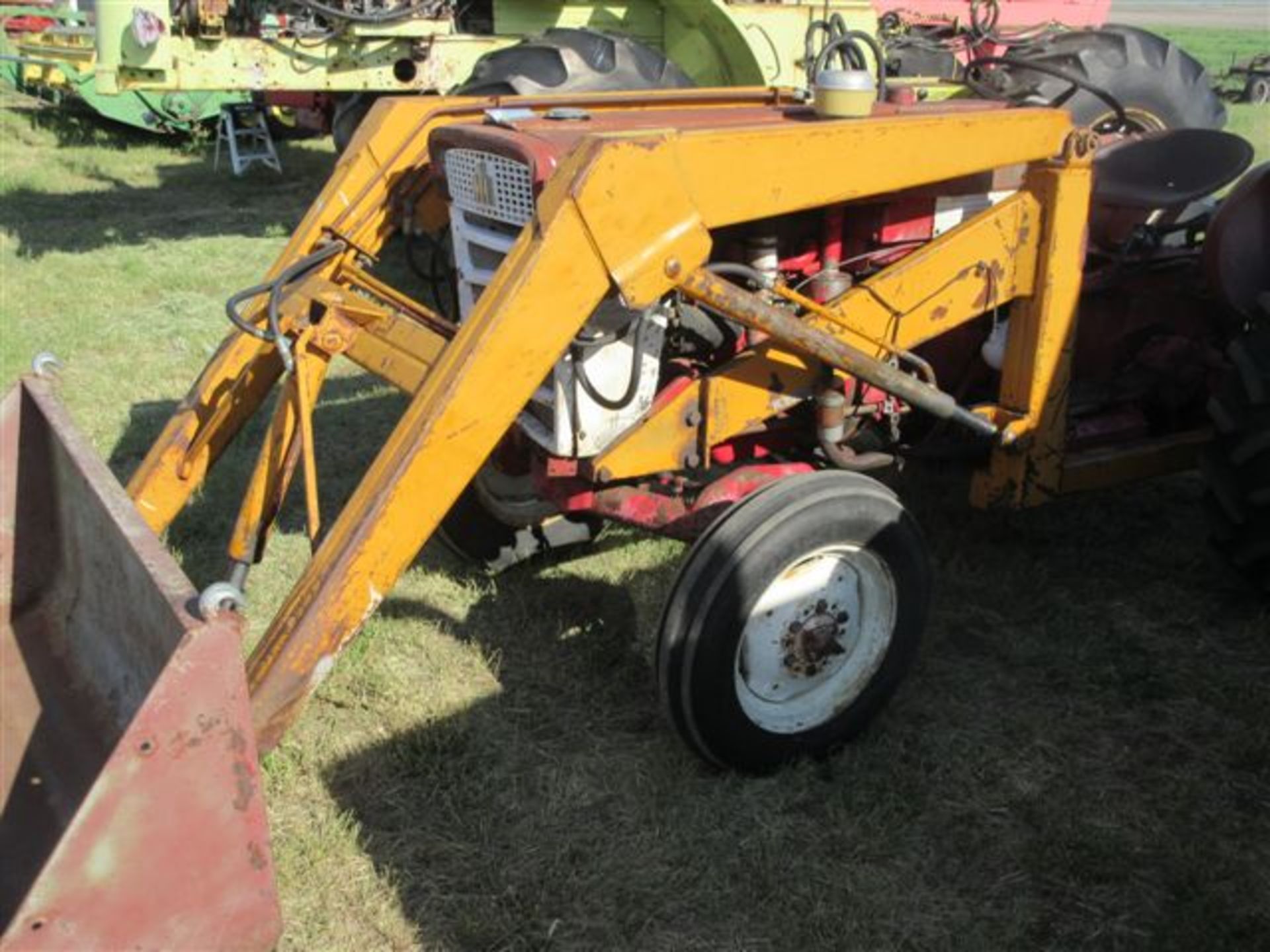 IH 240 utility tractor, 4 Cyl gas, 1 Hyd, 2 Pt hitch, PTO, 12.4-24 tires, Koyker loader with 5Ft